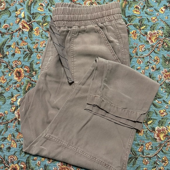 Maurices Mauve Drawstring waist Weekender Pants Size 12 - Picture 2 of 4